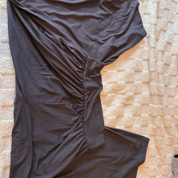 Stylish Gray Wide-Leg Pants - Picture 2 of 3